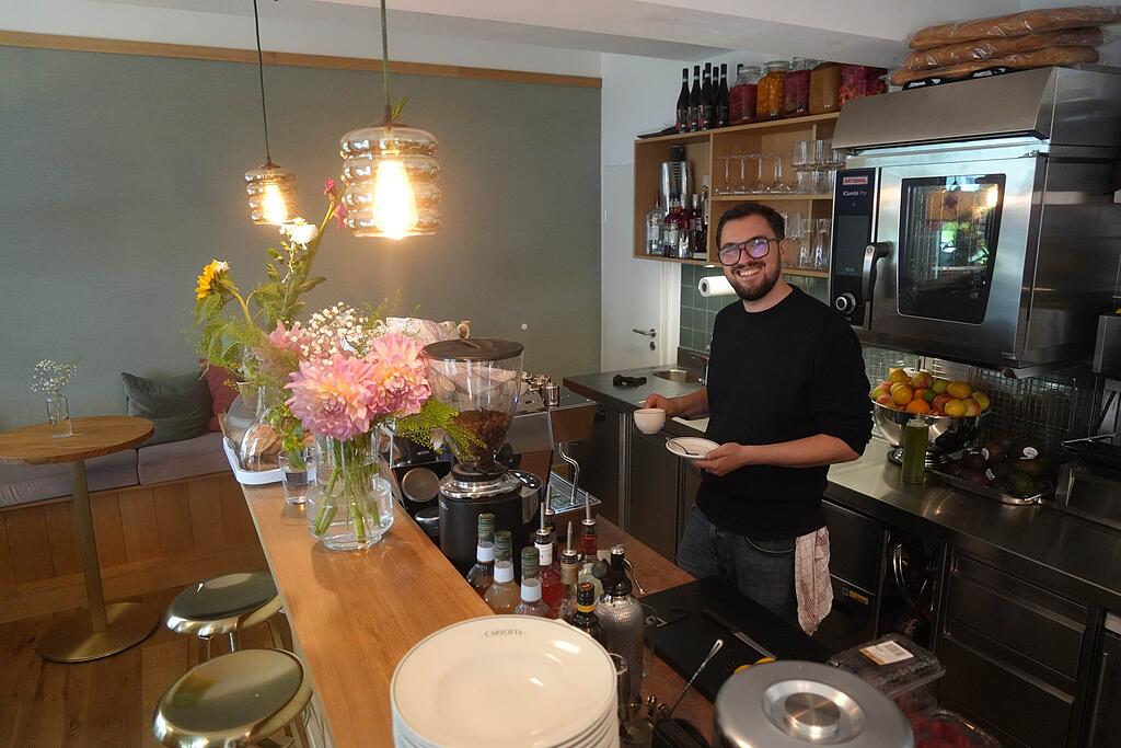Unser Barista bei der Zubereitung